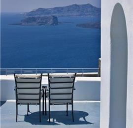 2 Bedroom Villa with Pool in Megalochori on Santorini, Sleeps 4